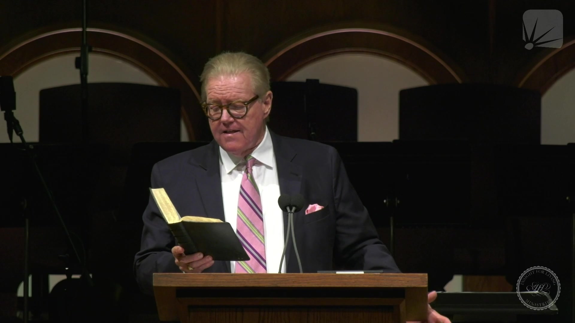 Rev. Bill Butterworth in pulpit on 20220717